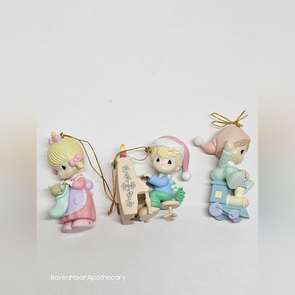 Precious Moments 1995 : Three Ornaments - Picture 2 of 5